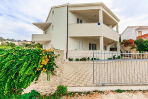 Гостиница Apartments Rogulj  Рогозница